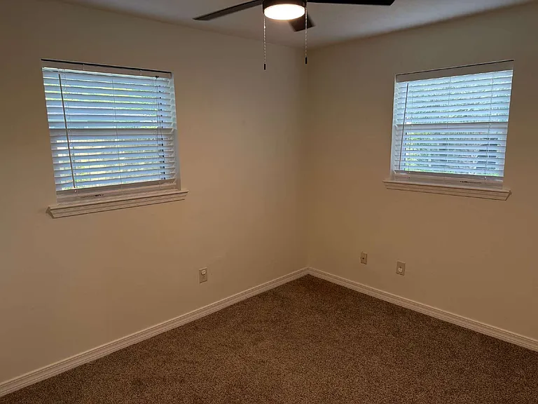 218 Rose Marie Ln SW — Photo 9