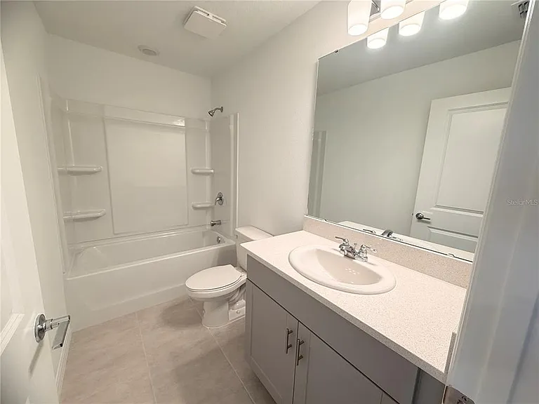 2212 Portrait St — Photo 21