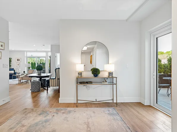 267 US Route 1 #211, Falmouth, ME 04105