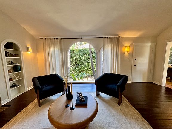 3rd image of 830 Robinson St #830