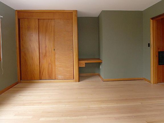 Master Bedroom - Overlooking Park