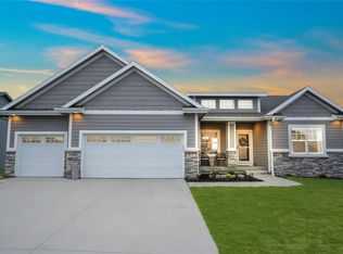 10217 Queensland Rd, West Des Moines, IA 50266