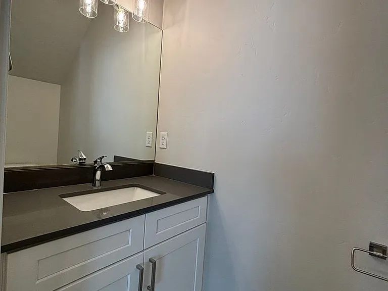 1073 S 4380 W — Photo 17