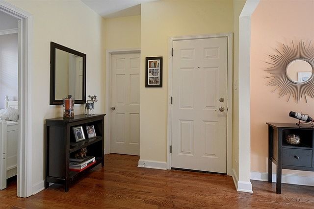 1st image of 1520 W Belle Plaine Ave #3