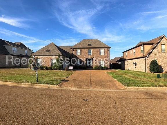 2nd image of 3218 Forest Bend Dr