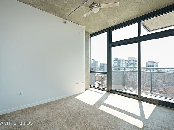5th image of 235 W Van Buren St Unit 2612