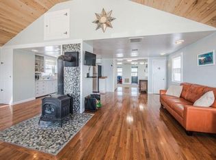 382 Park Ave, Portsmouth, RI 02871