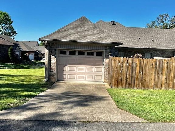 2nd image of 2319 Saxony Blvd