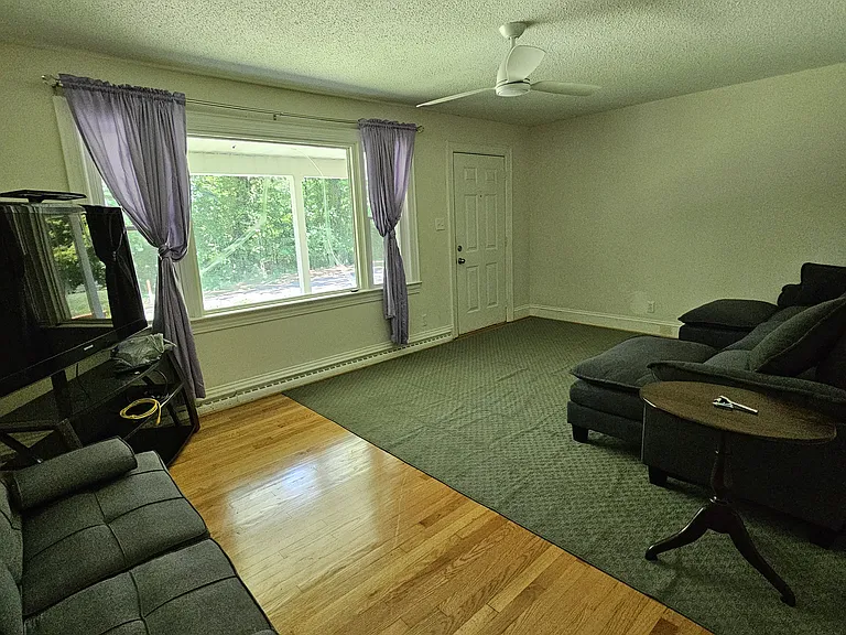 548 Greenway Dr — Photo 2