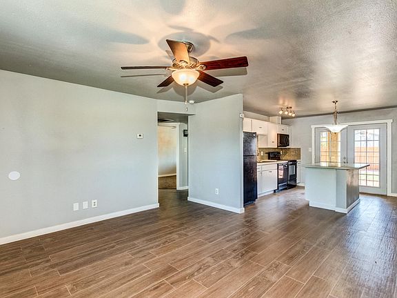 3rd image of 2841 N 71st Ave