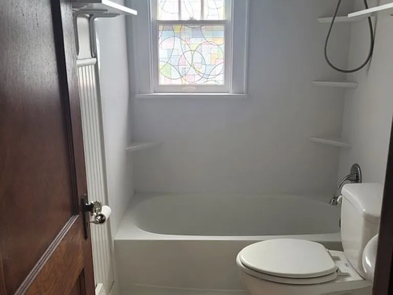 1023 Bell St — Photo 6