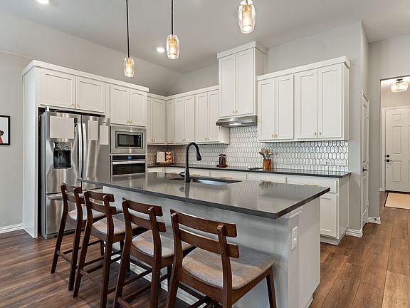 5th image of 504 Virginia Way