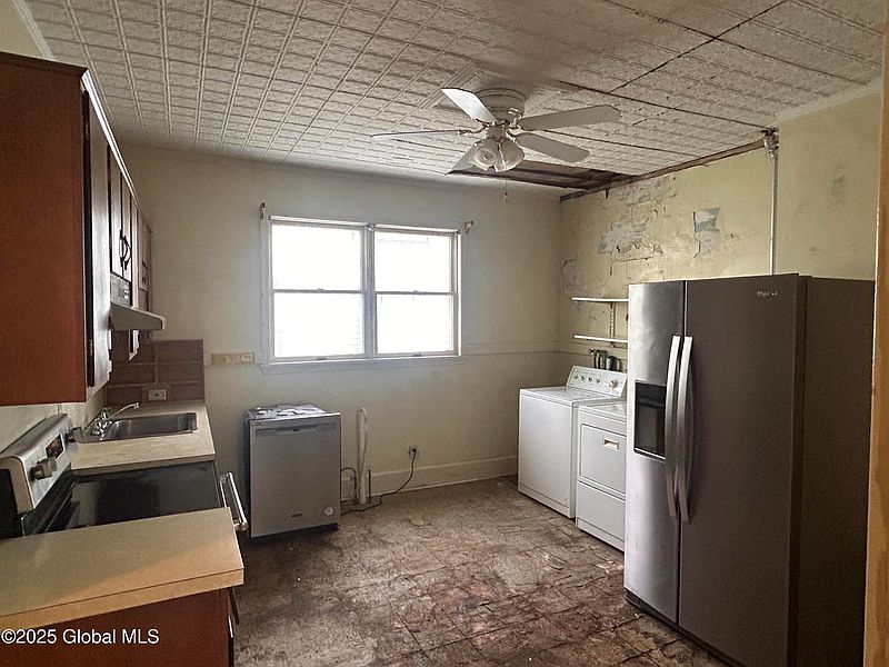 3rd image of 429 Third Street