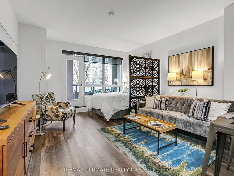102 Bloor St W #605 — Photo 4