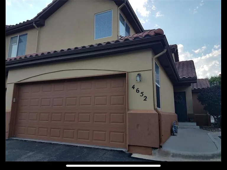 4652 S Abilene Cir — Photo 1