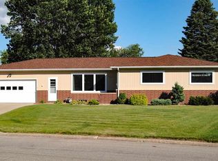 2221 Easley St, Waterloo, IA 50702