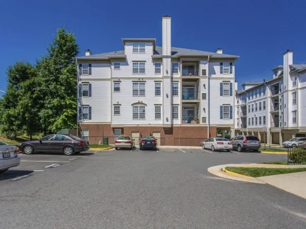 2151 Castlecary Ln #401, Fairfax, VA 22030