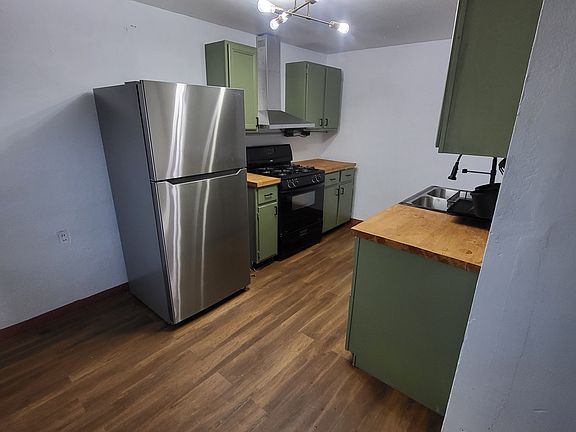 3rd image of 3220 E Yandell Dr #B