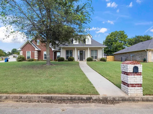 110 Haley Ln, Chandler, TX 75758