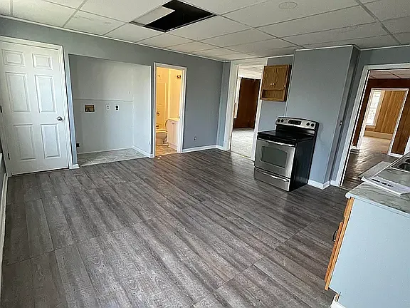 4 bed, 2164 sqft, $1,800 — Photo 2