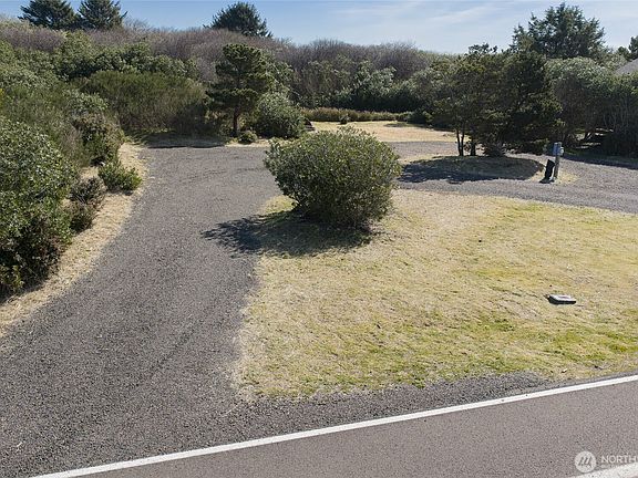 4th image of 1224 E Ocean Shores Boulevard