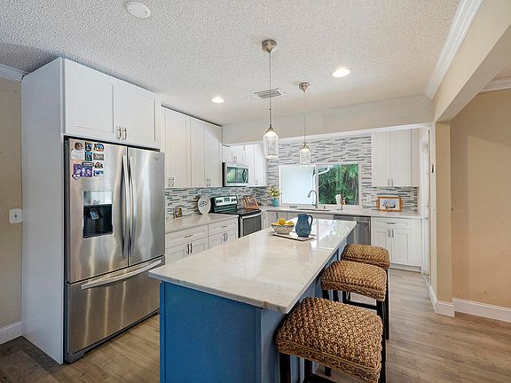 2nd image of 1752 Ardley Pl