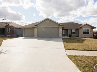 5311 SW Westport Dr, Topeka, KS 66610