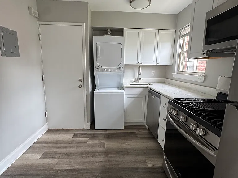 2464 Grinstead Dr #1 — Photo 3