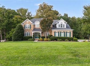 8602 Yvonne Ct, Oak Ridge, NC 27310