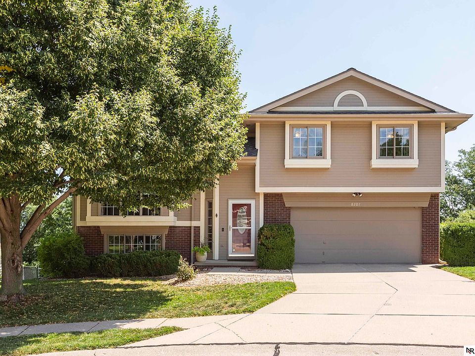 1st image of 8207 S 67th Ct