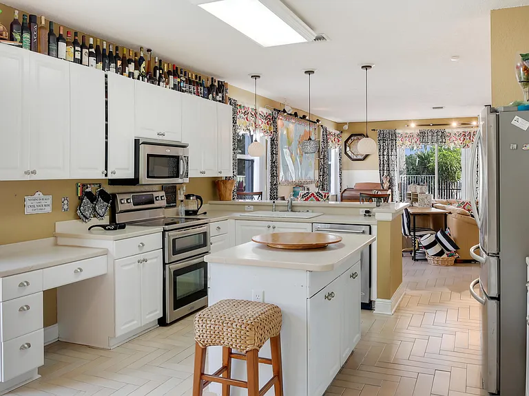 2070 Chagall Cir — Photo 16