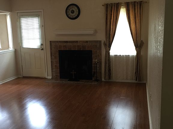 2nd image of 3414 Chisholm Trl