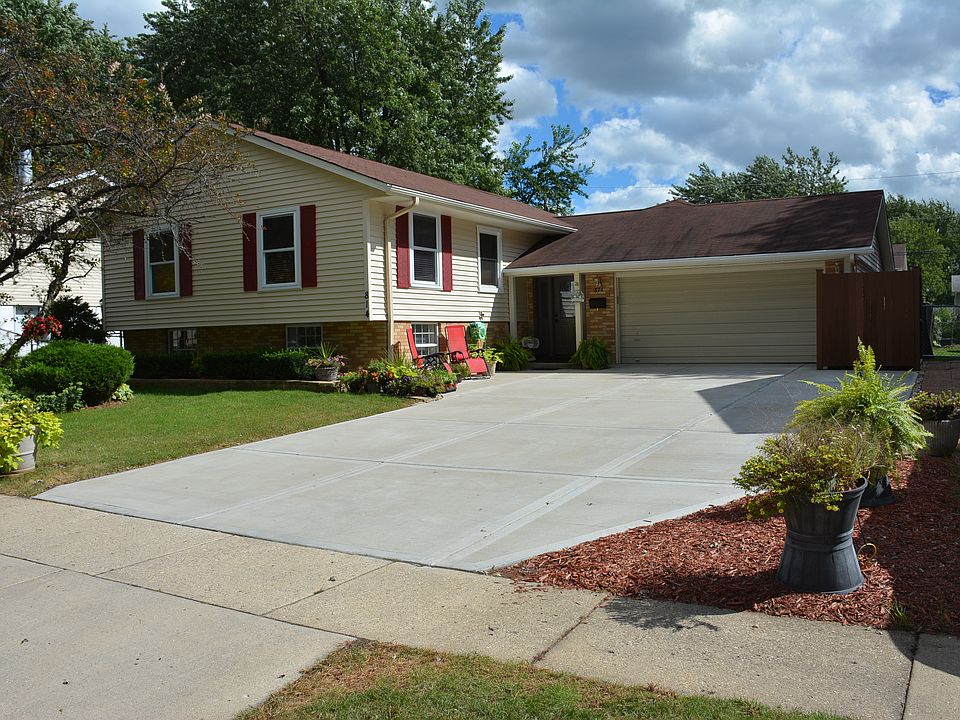 1st image of 814 Flowers Ave
