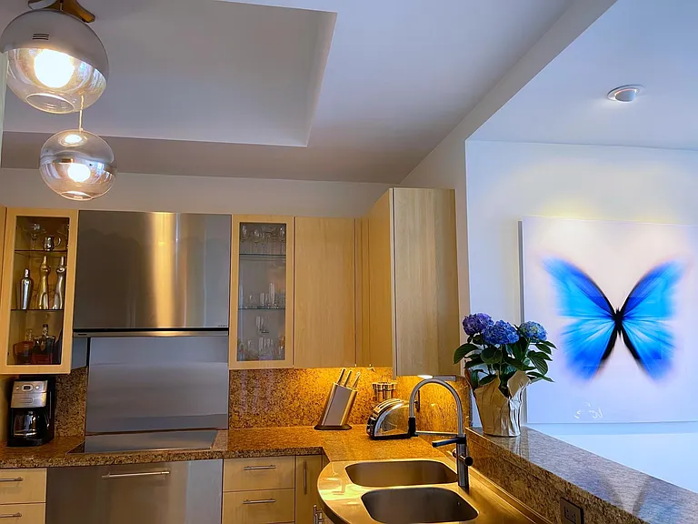 100 S Pointe Dr #111 — Photo 32