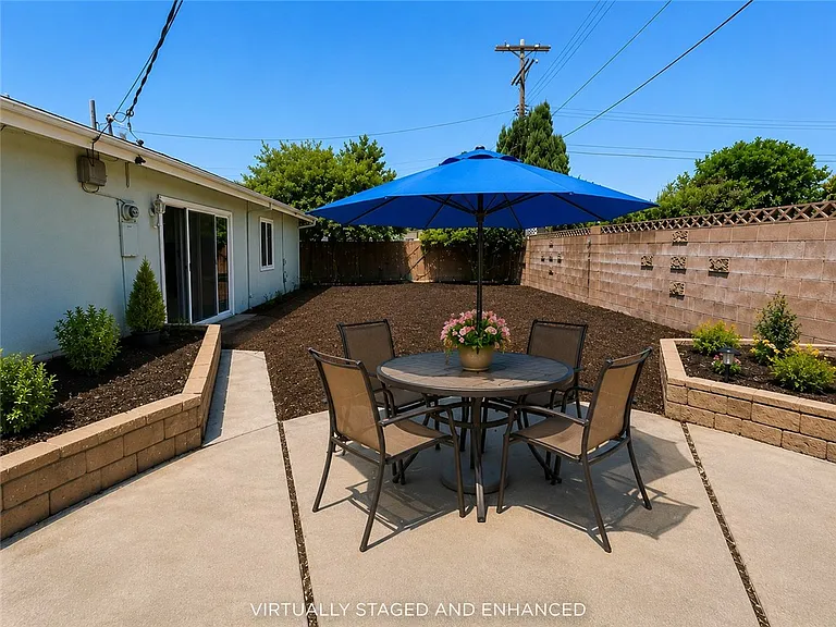 20355 Itasca St — Photo 4