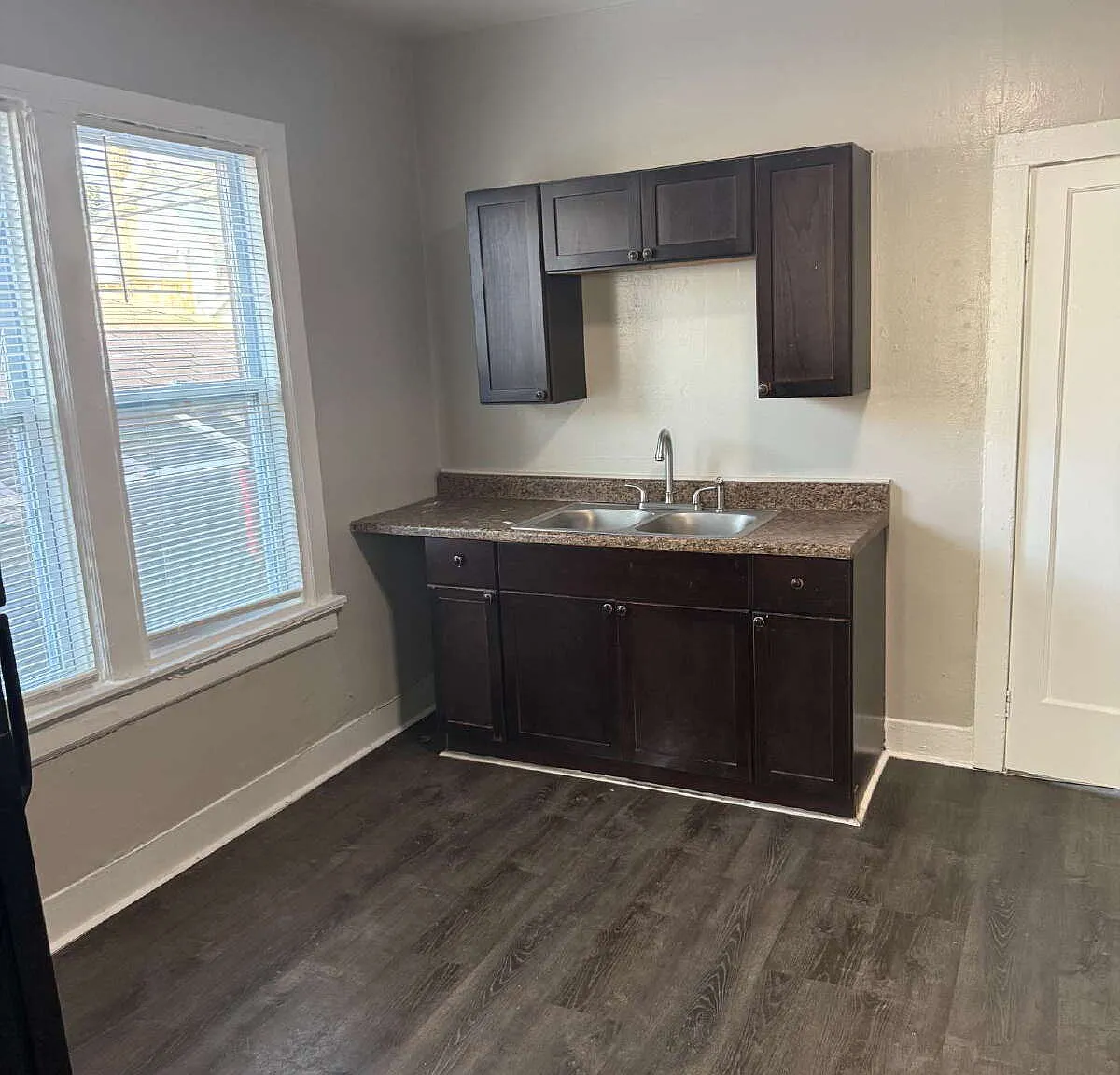 1 bed, 1.0 bath, $850 — Photo 3