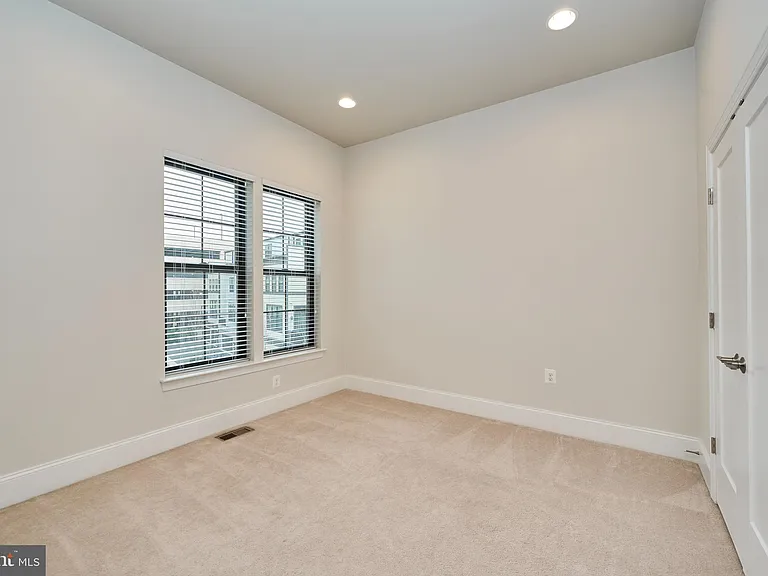 20442 Northpark Dr — Photo 30