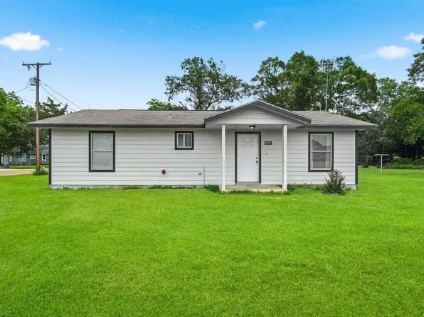 1017 Lions Park Dr, Garwood, TX 77442