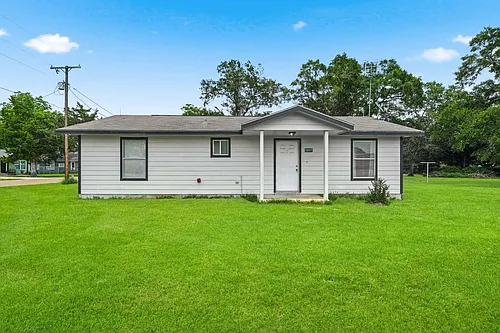 1017 Lions Park Dr Photo 1