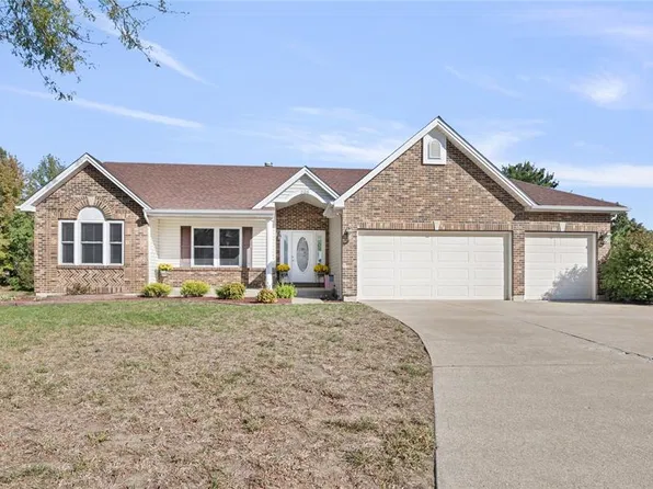 806 Grey Pine Ct, Lake Saint Louis, MO 63367
