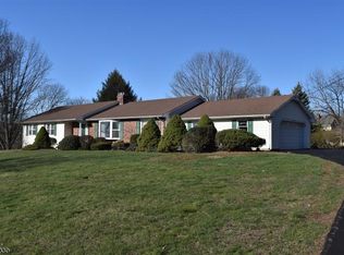 7 Chapel View Dr, Flemington, NJ 08822