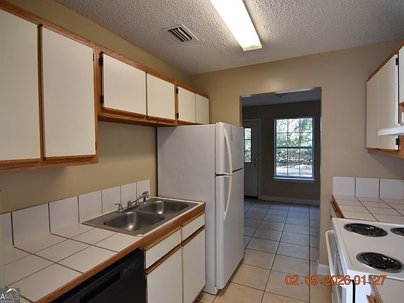 3rd image of 758 Morningside Ln
