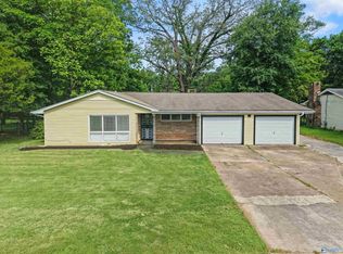 908 Speake Rd NW, Huntsville, AL 35816