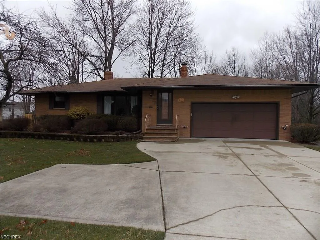 10080 Lynn Dr photo 1