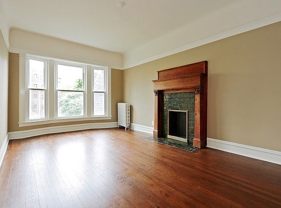 3rd image of 5217 S Kenwood Ave APT 3
