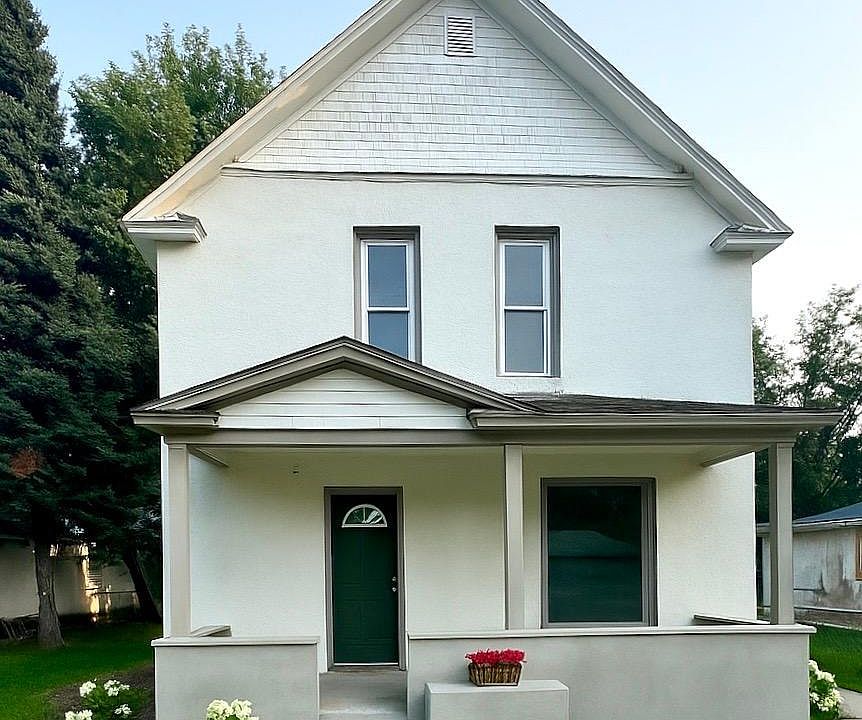 1st image of 420 D St NE