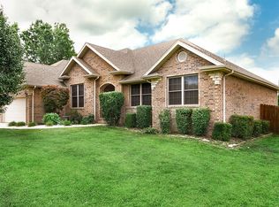 3171 N Morningstar Ave, Springfield, MO 65803