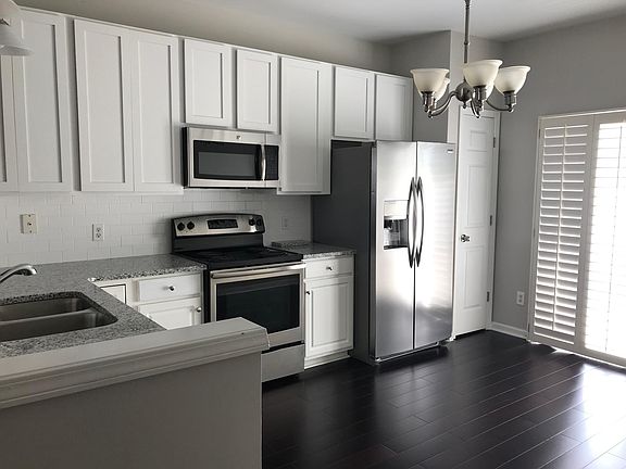 3rd image of 6817 Beverly Springs Dr