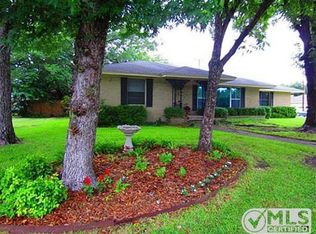 1003 Lakeshore Dr, Mesquite, TX 75149