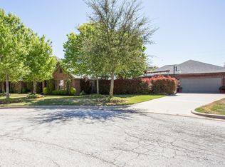800 Maplewood Ct, Stephenville, TX 76401